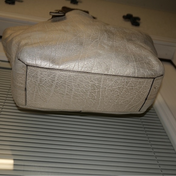 Coach - Picture 3 of 5